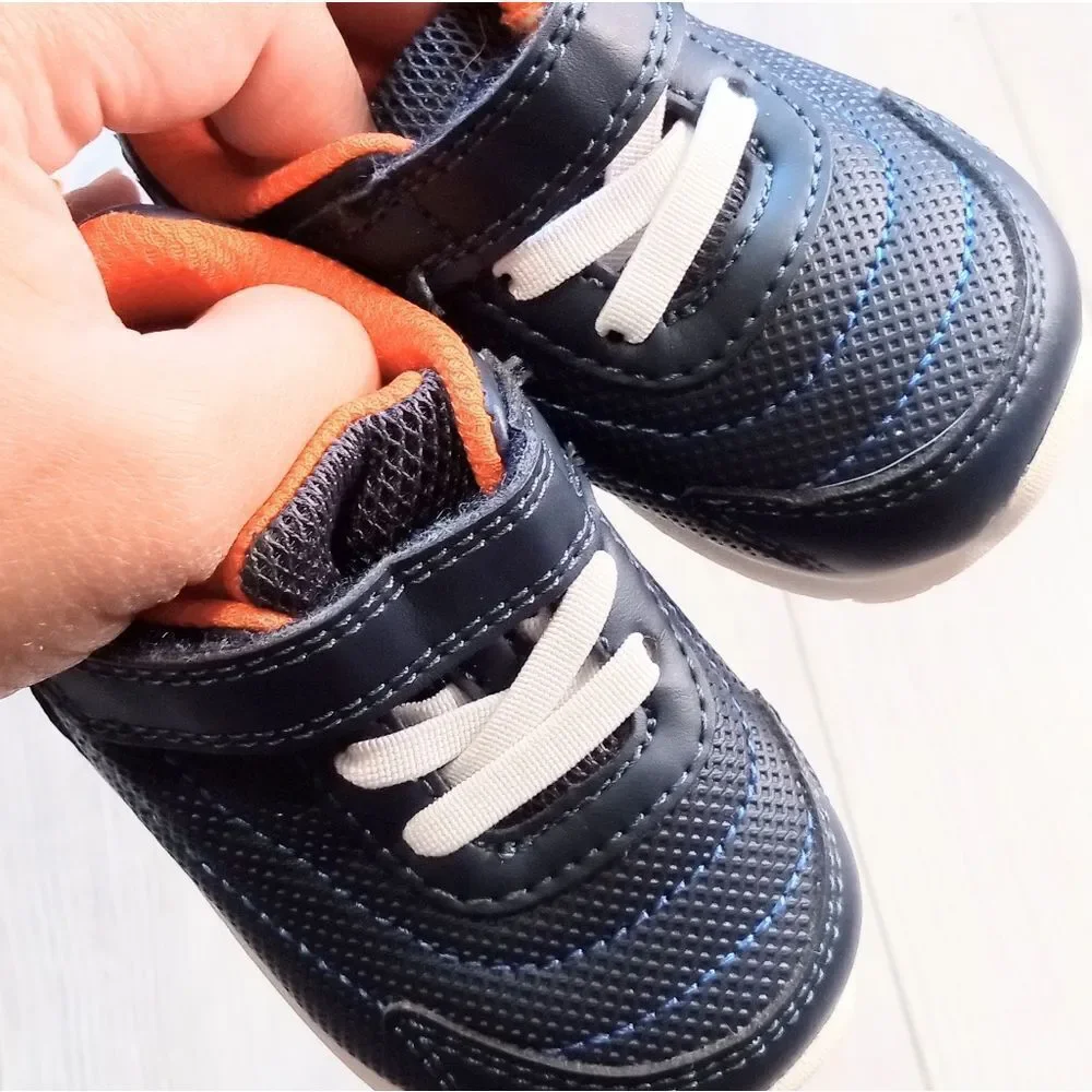 (19-3969) Carter's Shoes Sz 3